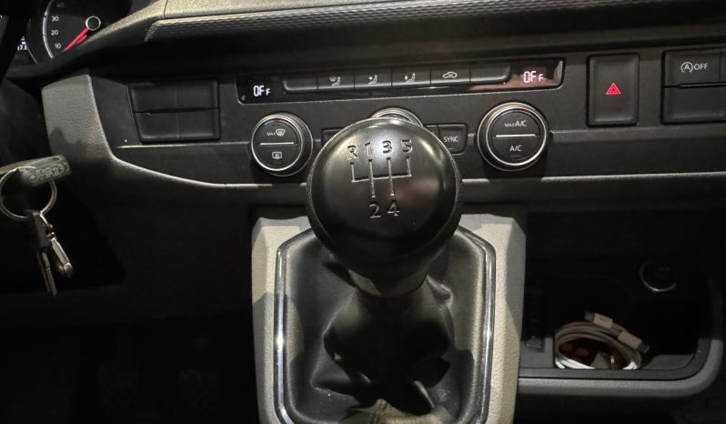 
								Volkswagen Caravelle full									