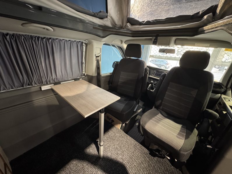 
								Volkswagen Caravelle full									