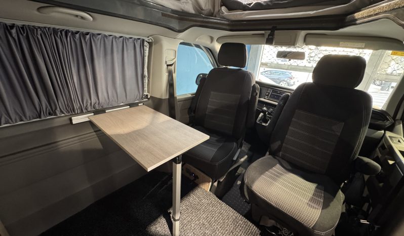 
								Volkswagen Caravelle full									