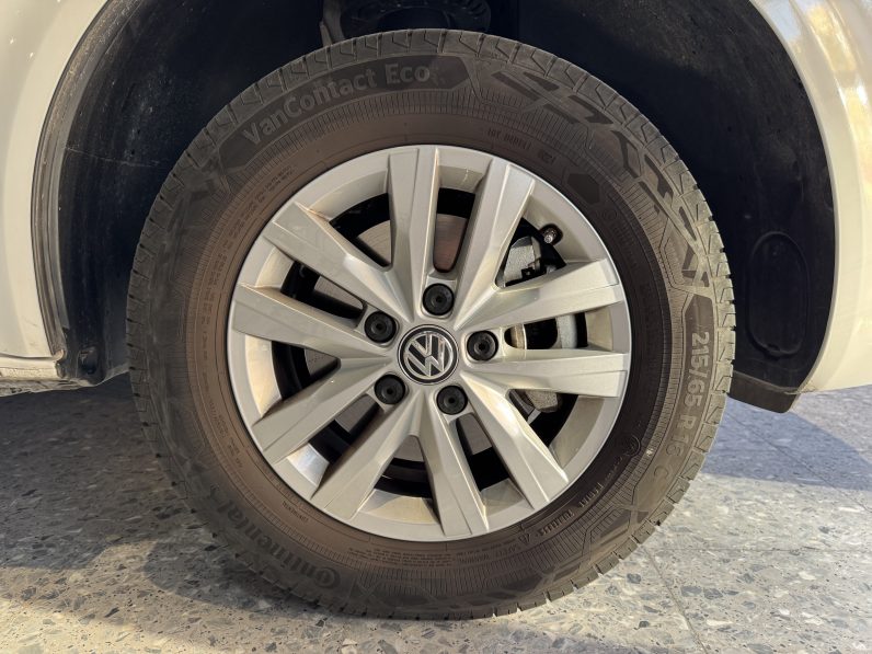 
								Volkswagen Caravelle full									