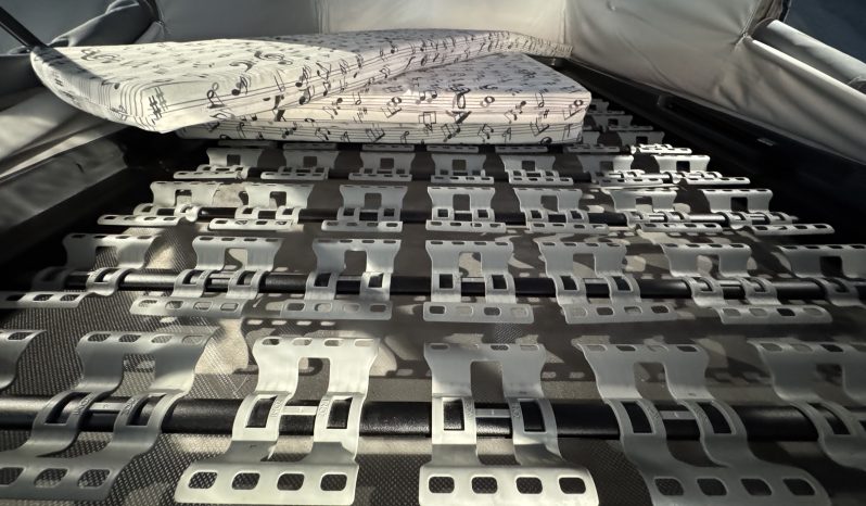 
								Volkswagen Caravelle full									