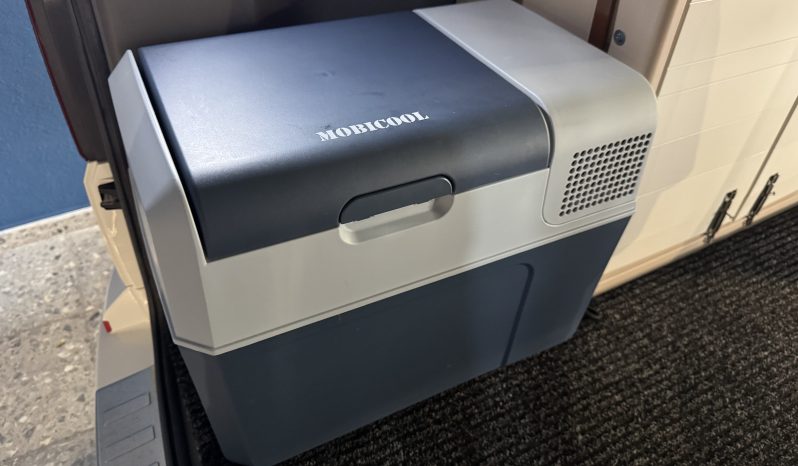 
								Volkswagen Caravelle full									