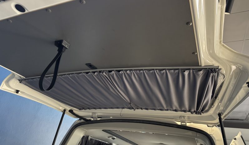 
								Volkswagen Caravelle full									