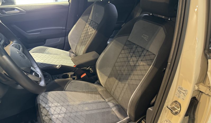 
								Volkswagen Taigo Rline full									