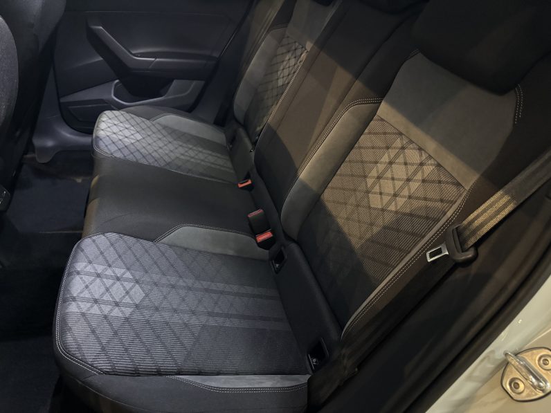 
								Volkswagen Taigo Rline full									