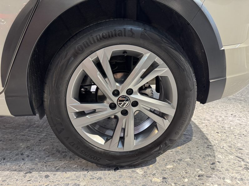 
								Volkswagen Taigo Rline full									