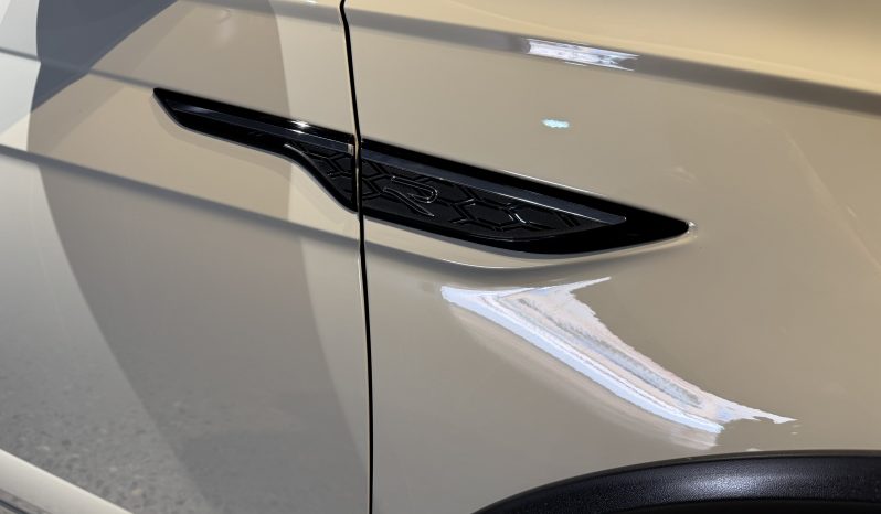 
								Volkswagen Taigo Rline full									