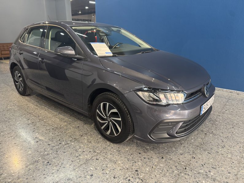 
								Volkswagen Polo Life full									