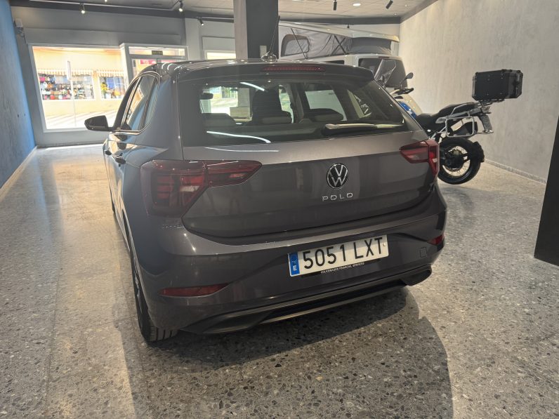 
								Volkswagen Polo Life full									