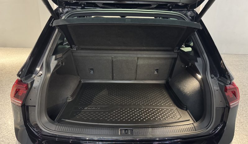 
								Volkswagen Tiguan R-line full									