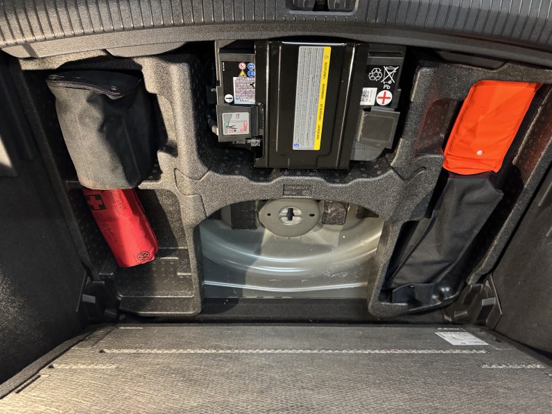 
								Volkswagen Tiguan R-line full									