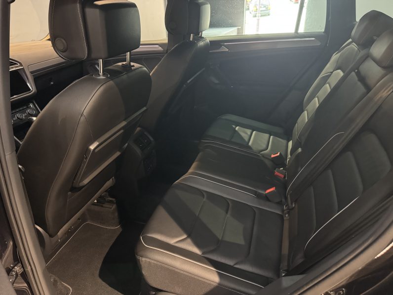 
								Volkswagen Tiguan R-line full									