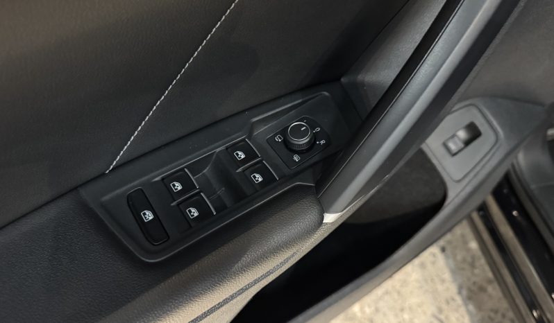 
								Volkswagen Tiguan R-line full									