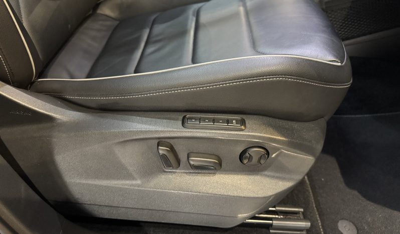 
								Volkswagen Tiguan R-line full									