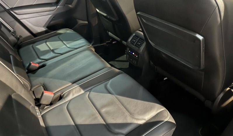 
								Volkswagen Tiguan R-line full									