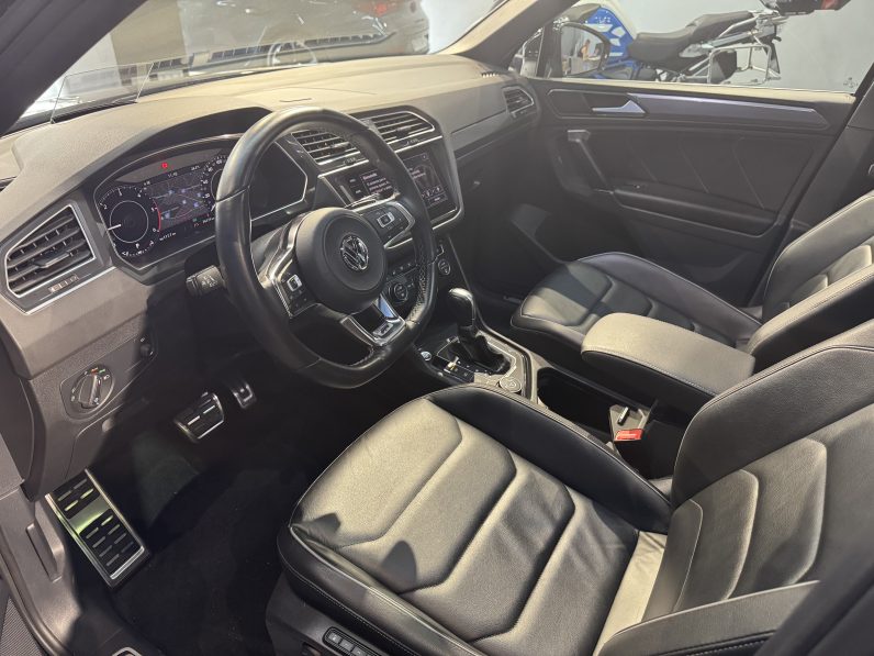 
								Volkswagen Tiguan R-line full									