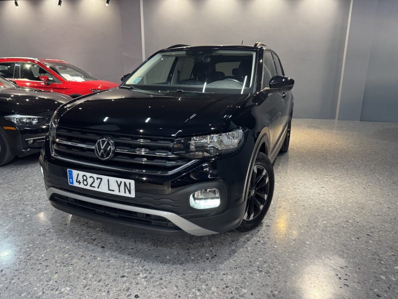 
								Volkswagen T-cross full									