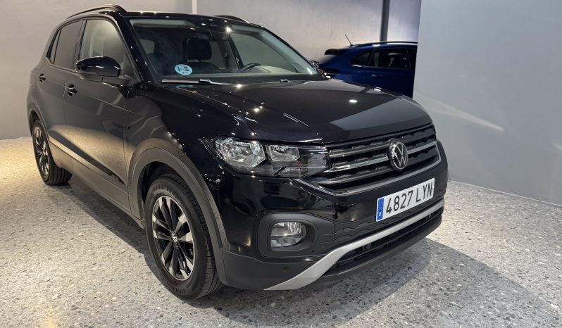 
								Volkswagen T-cross full									
