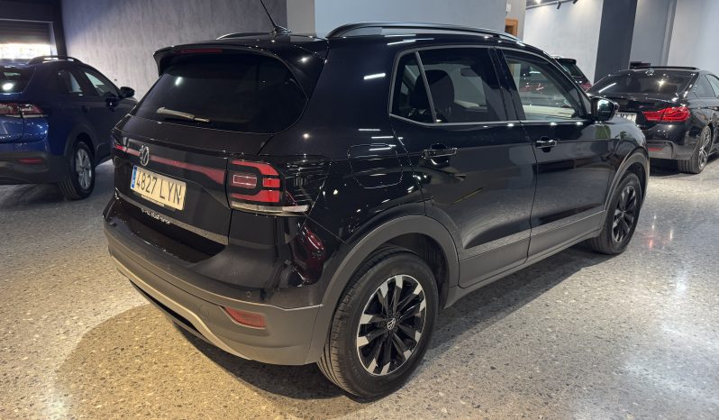 
								Volkswagen T-cross full									