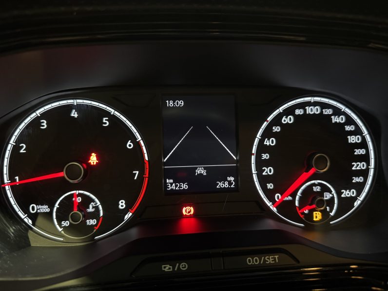 
								Volkswagen T-cross full									