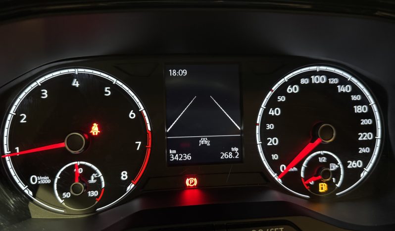 
								Volkswagen T-cross full									