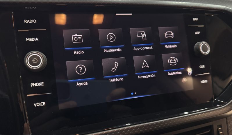 
								Volkswagen T-cross full									