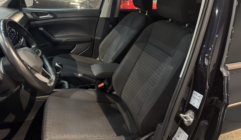 
								Volkswagen T-cross full									