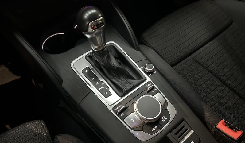 
								Audi Q2 full									