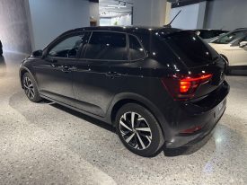 Volkswagen Polo Negro