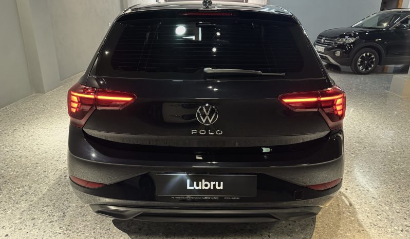 
								Volkswagen Polo Negro full									