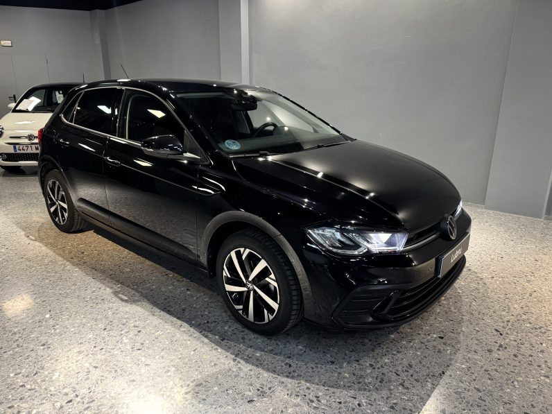 
								Volkswagen Polo Negro full									