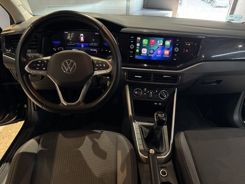 
								Volkswagen Polo Negro full									