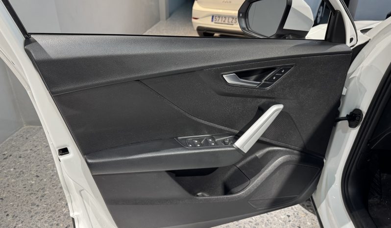 
								Audi Q2 full									