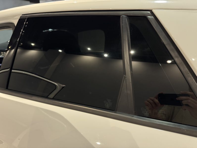 
								Audi Q2 full									