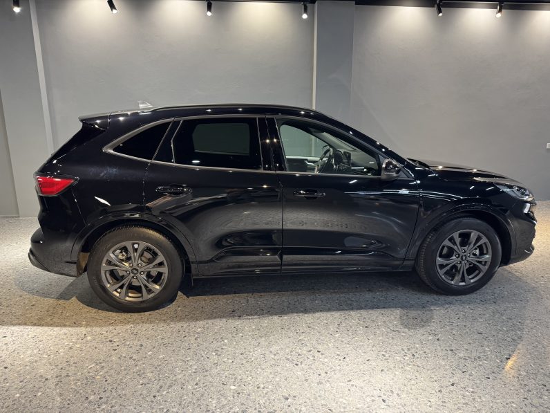 
								Ford Kuga 2.5 PHEV full									