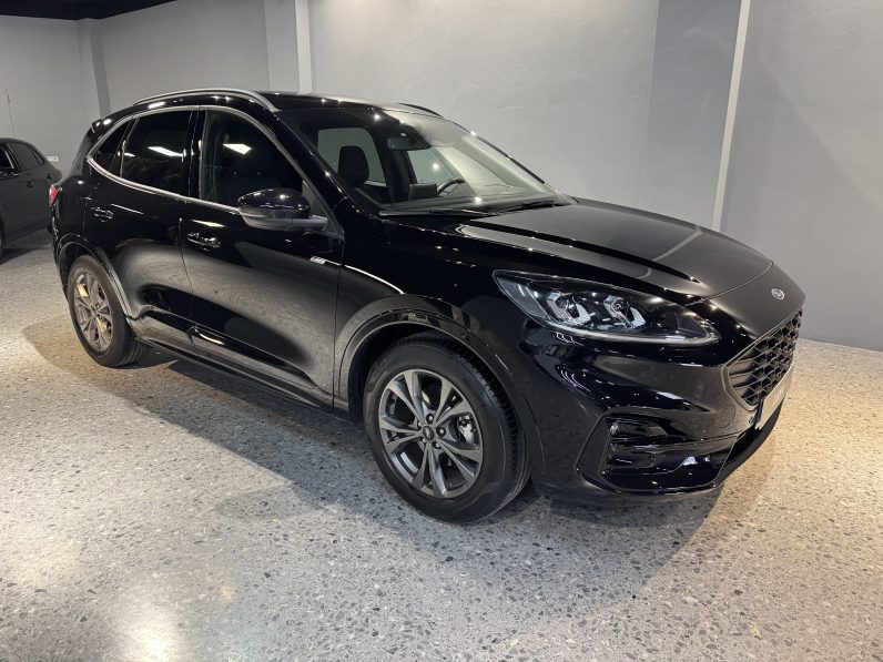 
								Ford Kuga 2.5 PHEV full									