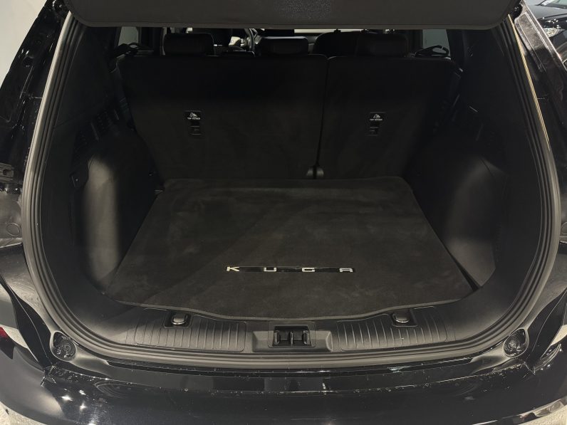 
								Ford Kuga 2.5 PHEV full									