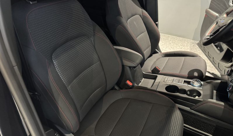 
								Ford Kuga 2.5 PHEV full									