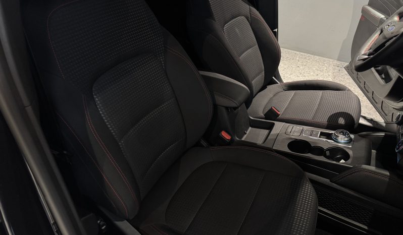 
								Ford Kuga 2.5 PHEV full									