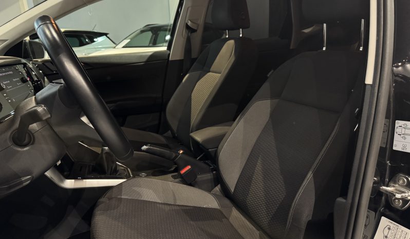 
								Volkswagen Polo Negro full									