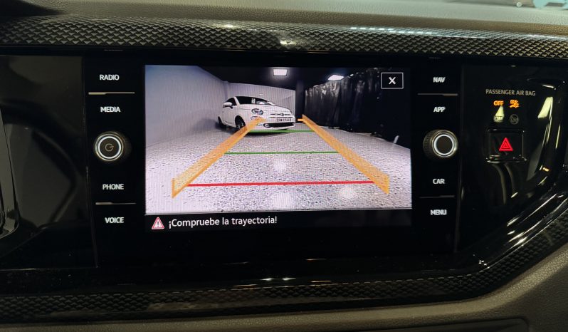 
								Volkswagen Polo Negro full									