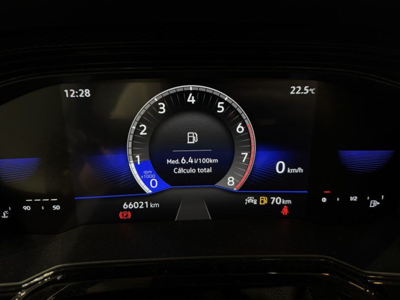 
								Volkswagen Polo Negro full									