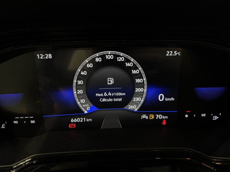 
								Volkswagen Polo Negro full									