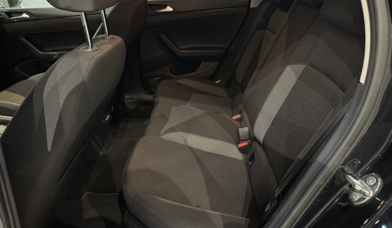 
								Volkswagen Polo Negro full									