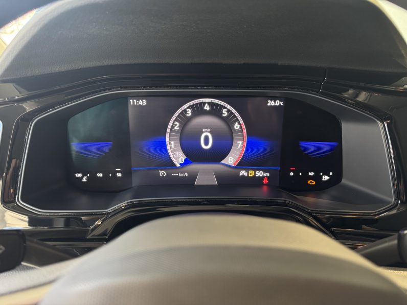 
								VOLKSWAGEN Polo life full									