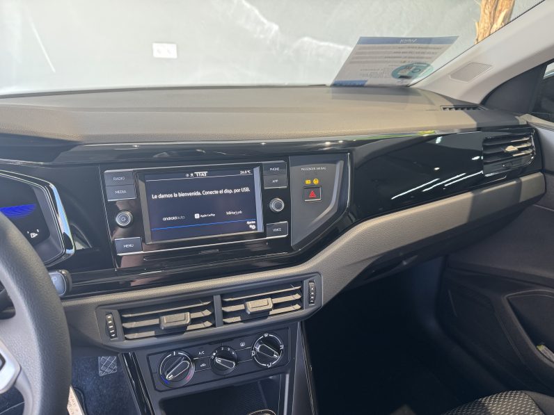 
								VOLKSWAGEN Polo life full									