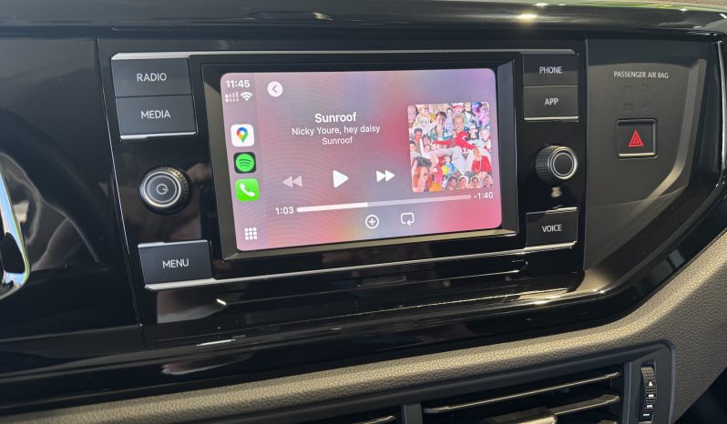 
								VOLKSWAGEN Polo life full									