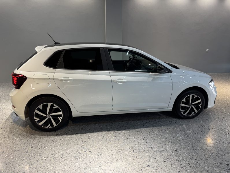 
								VOLKSWAGEN Polo life full									