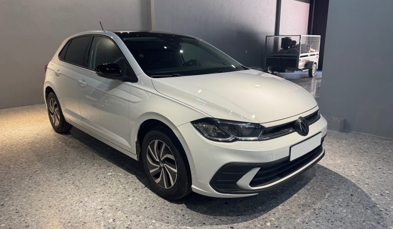 
								VOLKSWAGEN Polo life full									
