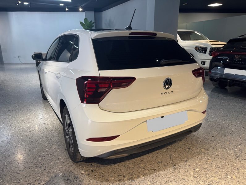 
								VOLKSWAGEN Polo life full									